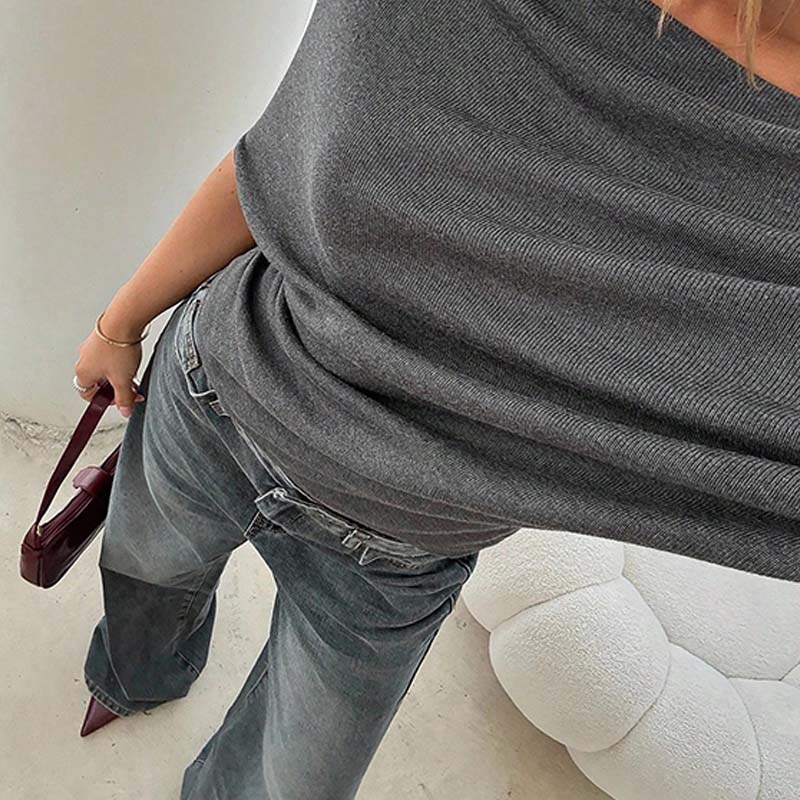 👚 50% RABATT ✨ | Asymmetrisk Topp – Bar Axel & Fladdermusärmar🎁Större rabatt under begränsad tid!