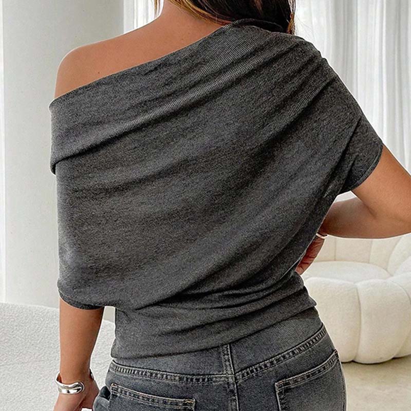 👚 50% RABATT ✨ | Asymmetrisk Topp – Bar Axel & Fladdermusärmar🎁Större rabatt under begränsad tid!