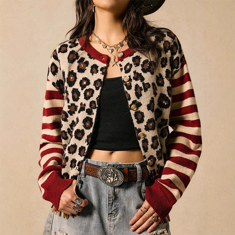 Tidlös Stickad Cardigan Dam – Mjuk Kofta med Elegant Leopardmönster