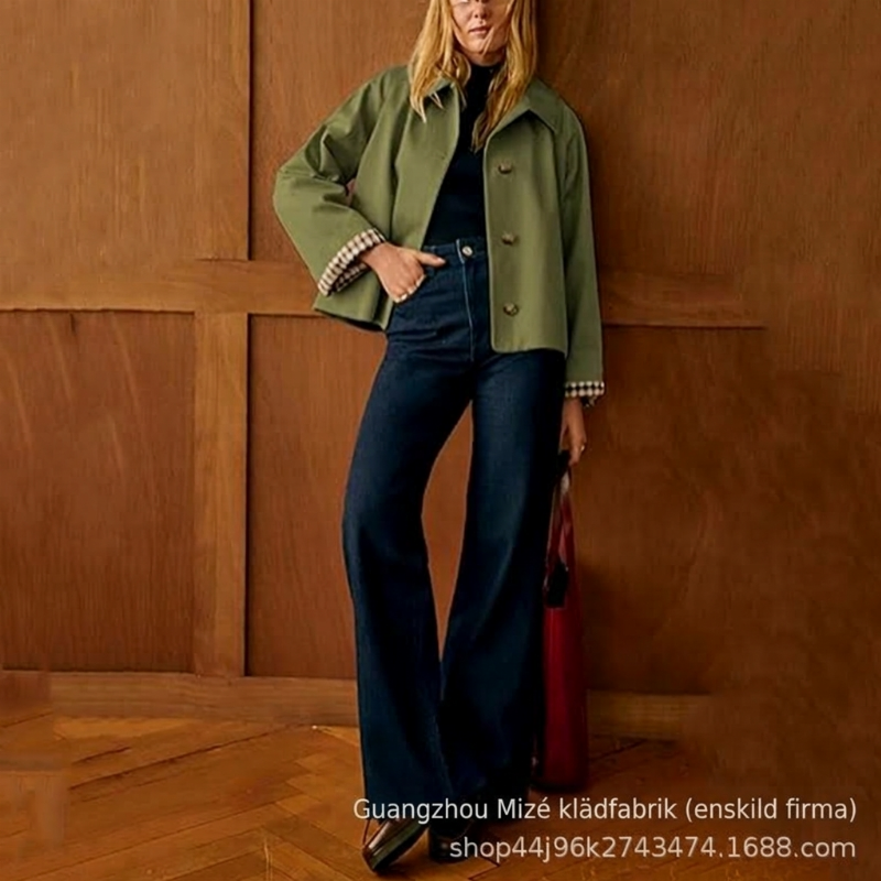 Kvinnors Brittisk Stil Kappa – Elegant Höstjacka med Rutiga Detaljer & Klassisk Passform