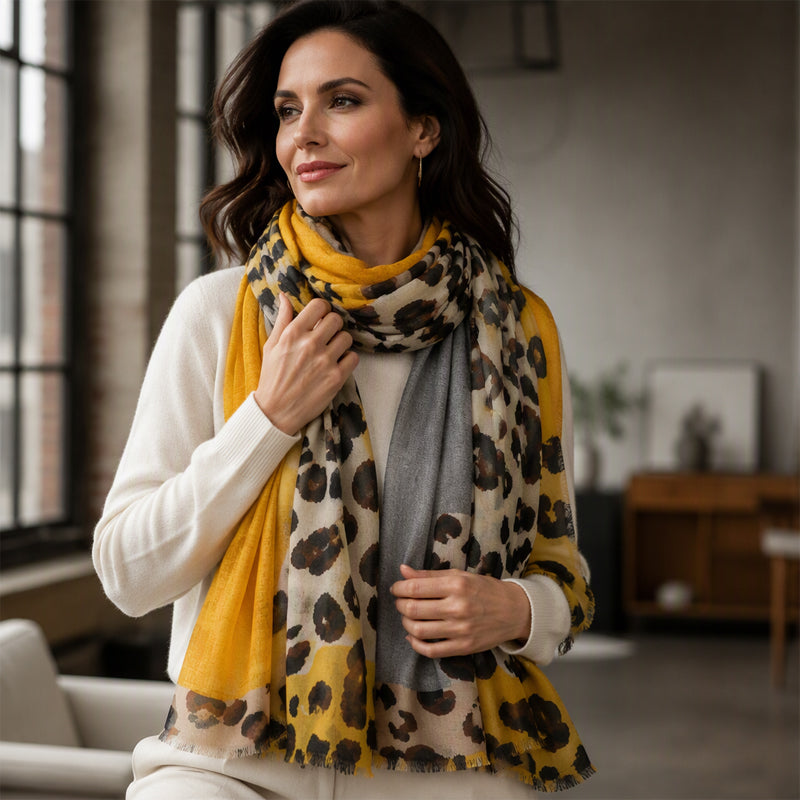 🧣 Mångsidig lättvikts schal med leopardmönster