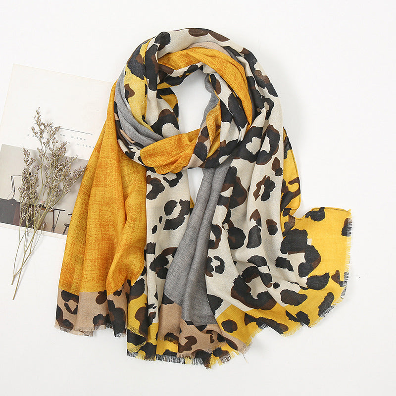 🧣 Mångsidig lättvikts schal med leopardmönster