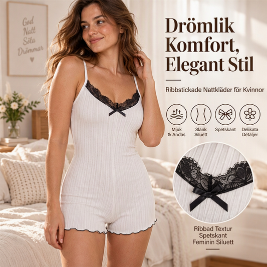 Ribbad pyjamasdräkt för dam med spetsdetaljer – kort modell