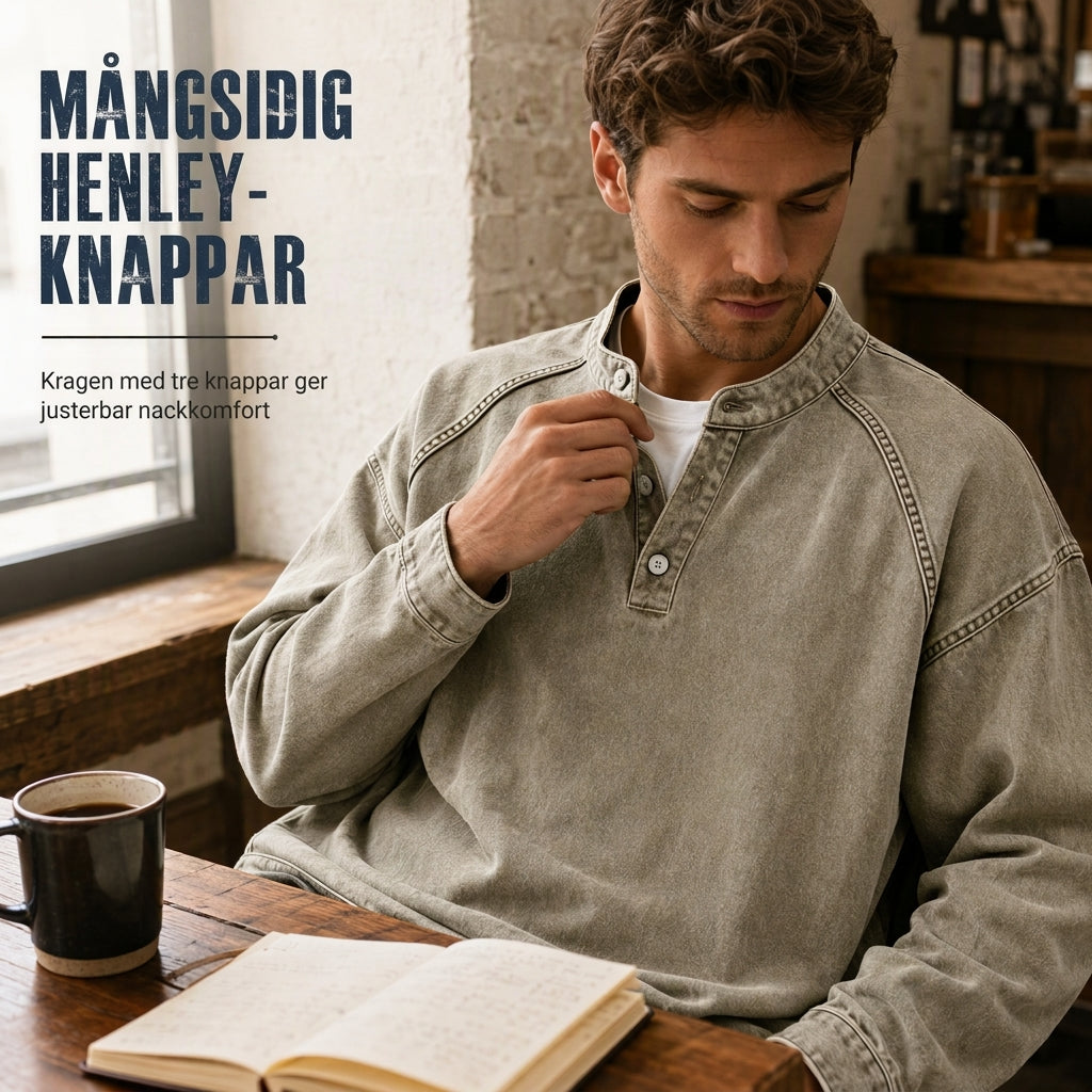 Herrtröja med knappslå, tvättad look och ledig passform